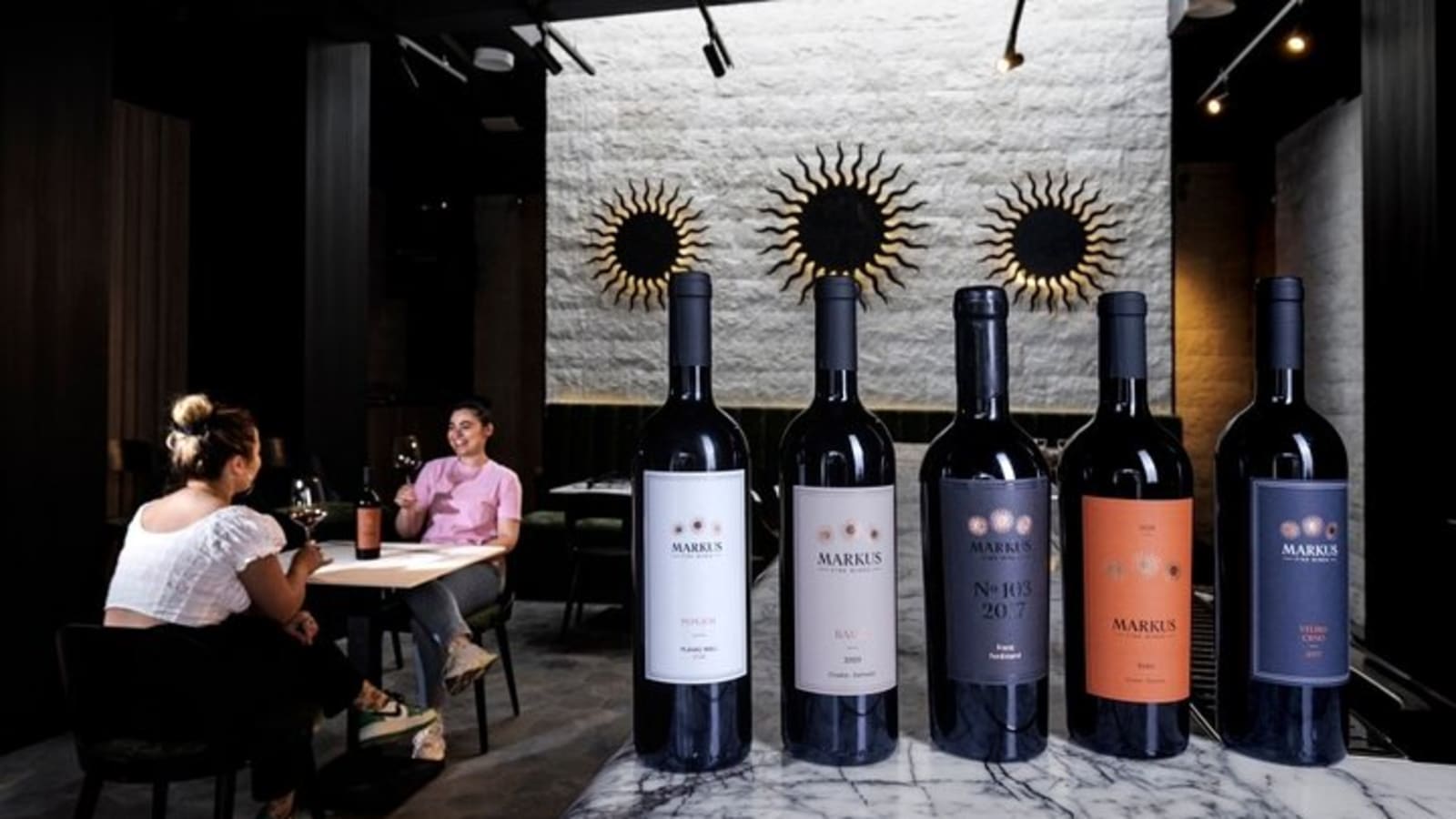 Evening Private Tour of Split and Blind Date with Wine
