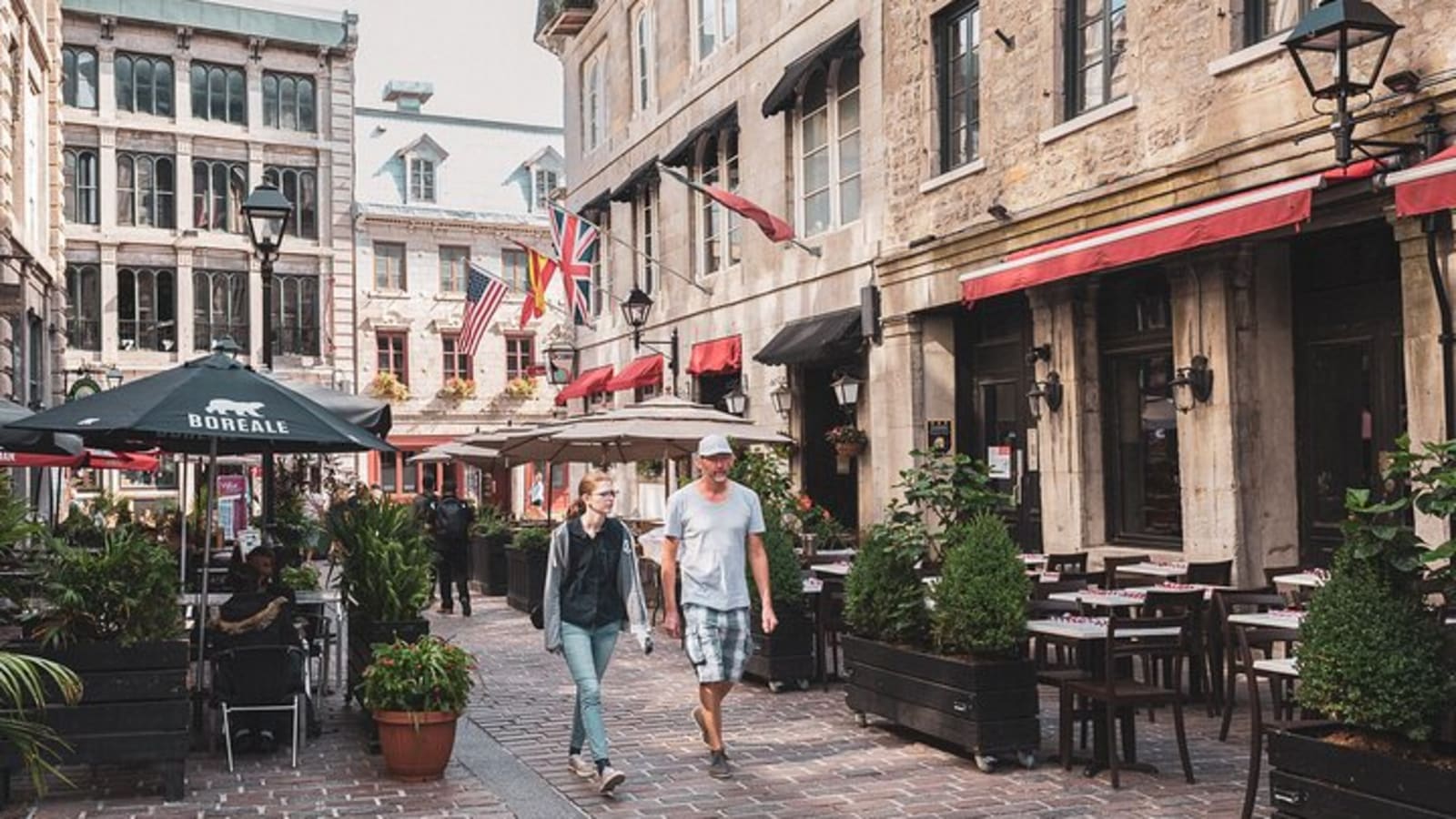 Walking tour of Old Montreal 16/42 Tours