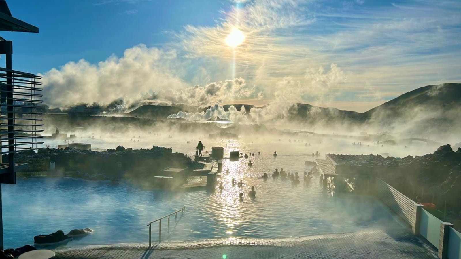 Private Blue Lagoon Retreat Spa transfer with 5h wait - Sprinter 18 Pax