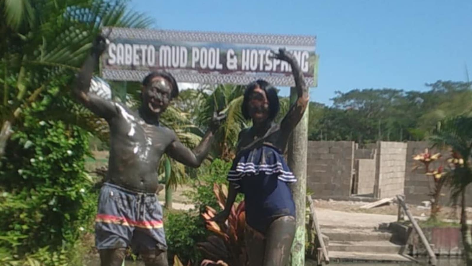 7-Hour Nadi Village Tour with Mud Pool and Garden of Sleeping Giant