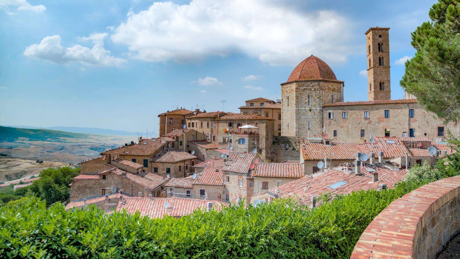 2-Hour Volterra Walking Tour with Alabaster Workshop Visit