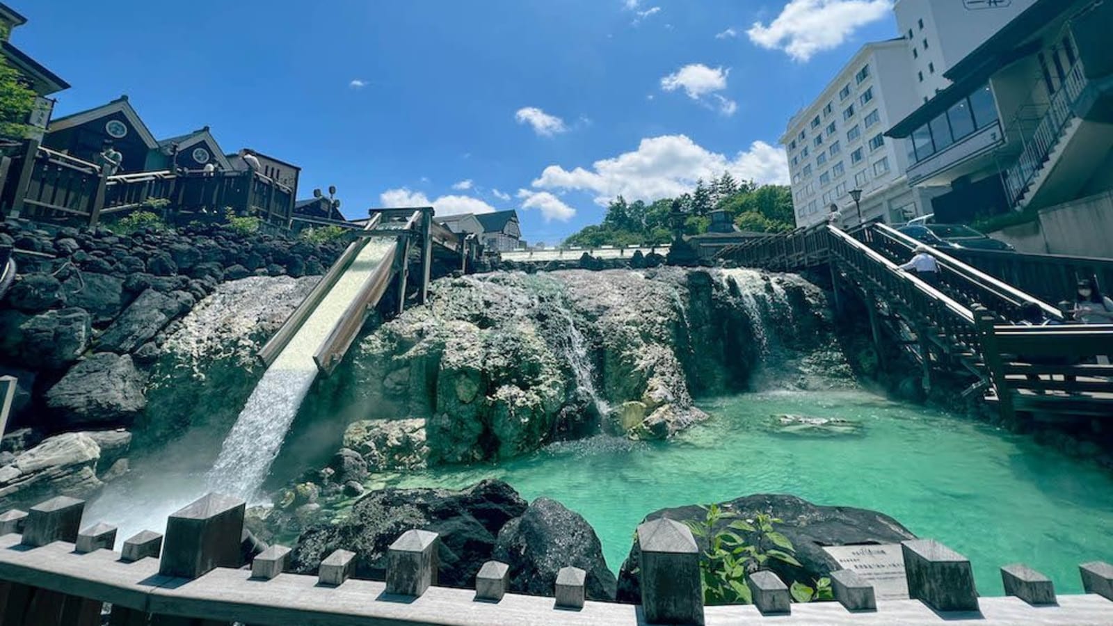 9-Hour Shiga Kogen and Kusatsu Onsen Tour with Yugama Crater