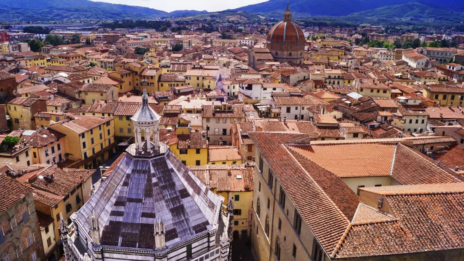 3-Hour Pistoia Architecture Walking Tour with Tuscan Landmarks