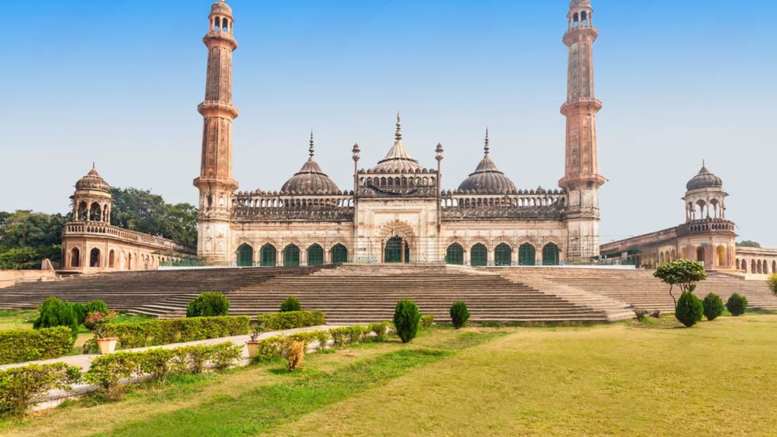 Full-Day Lucknow City Tour with Nawabi Lunch and Heritage Landmarks