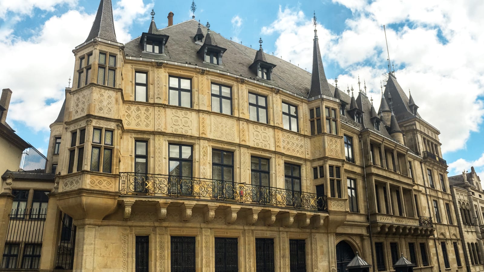 5-Hour Luxembourg City Tour from Trier with Mullerthal or Vianden