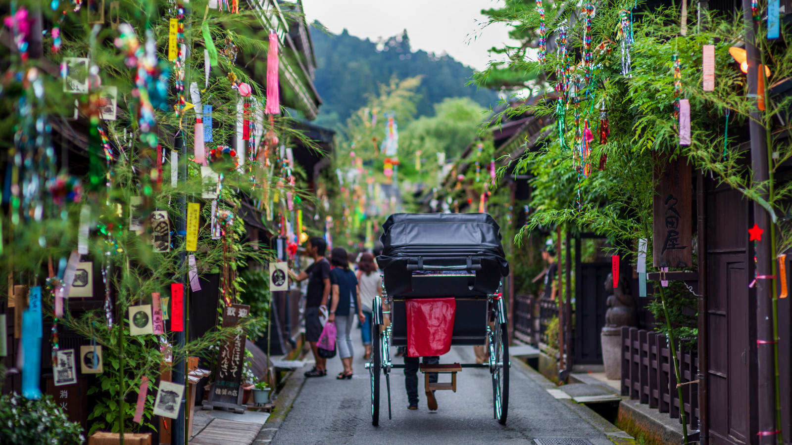 1-Hour Takayama Old Town Walking Tour with Morning Market Option