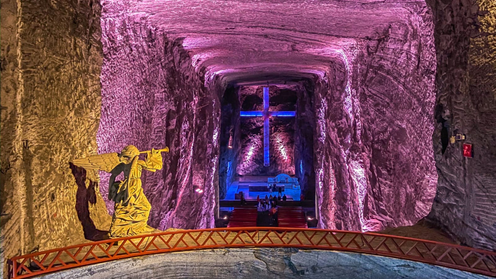 7-Hour Salt Cathedral Tour from Bogotá with Fast-Track Entry