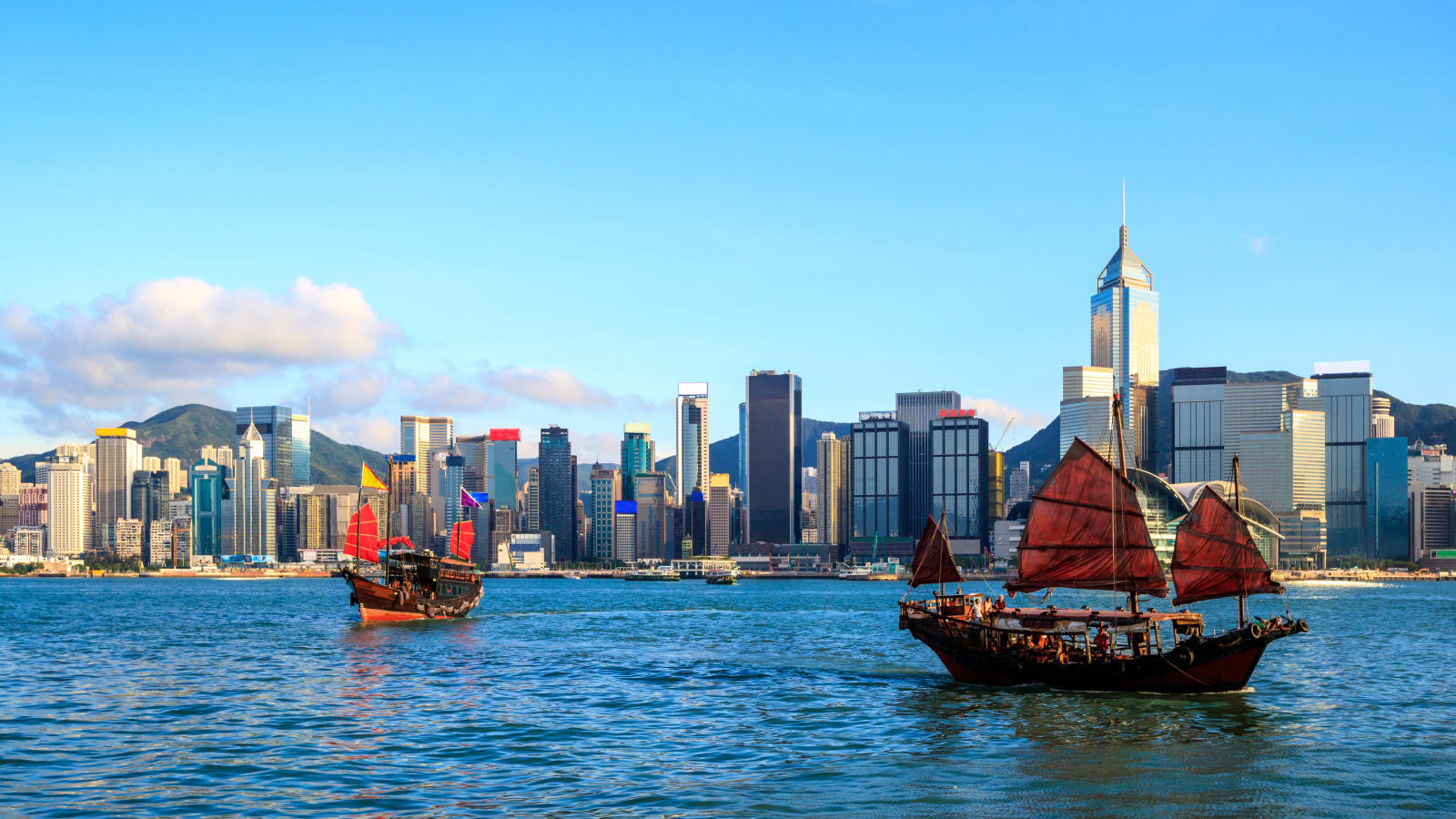 2-Hour Private Hong Kong Skyline Walk via Victoria Harbour