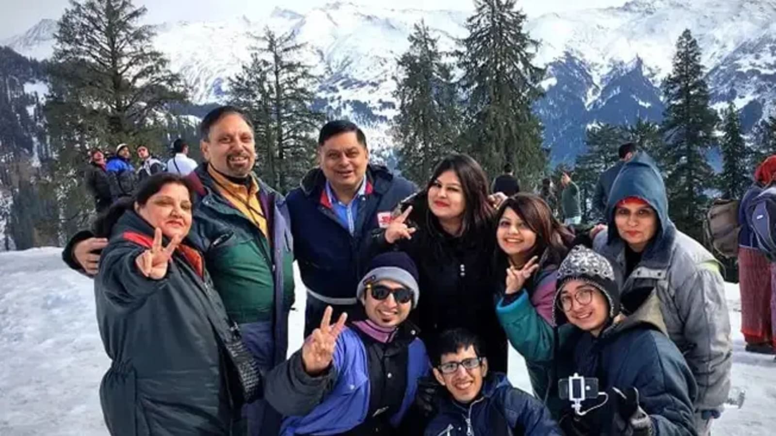 5-Day Manali and Kasol Adventure Tour with Solang and Camping
