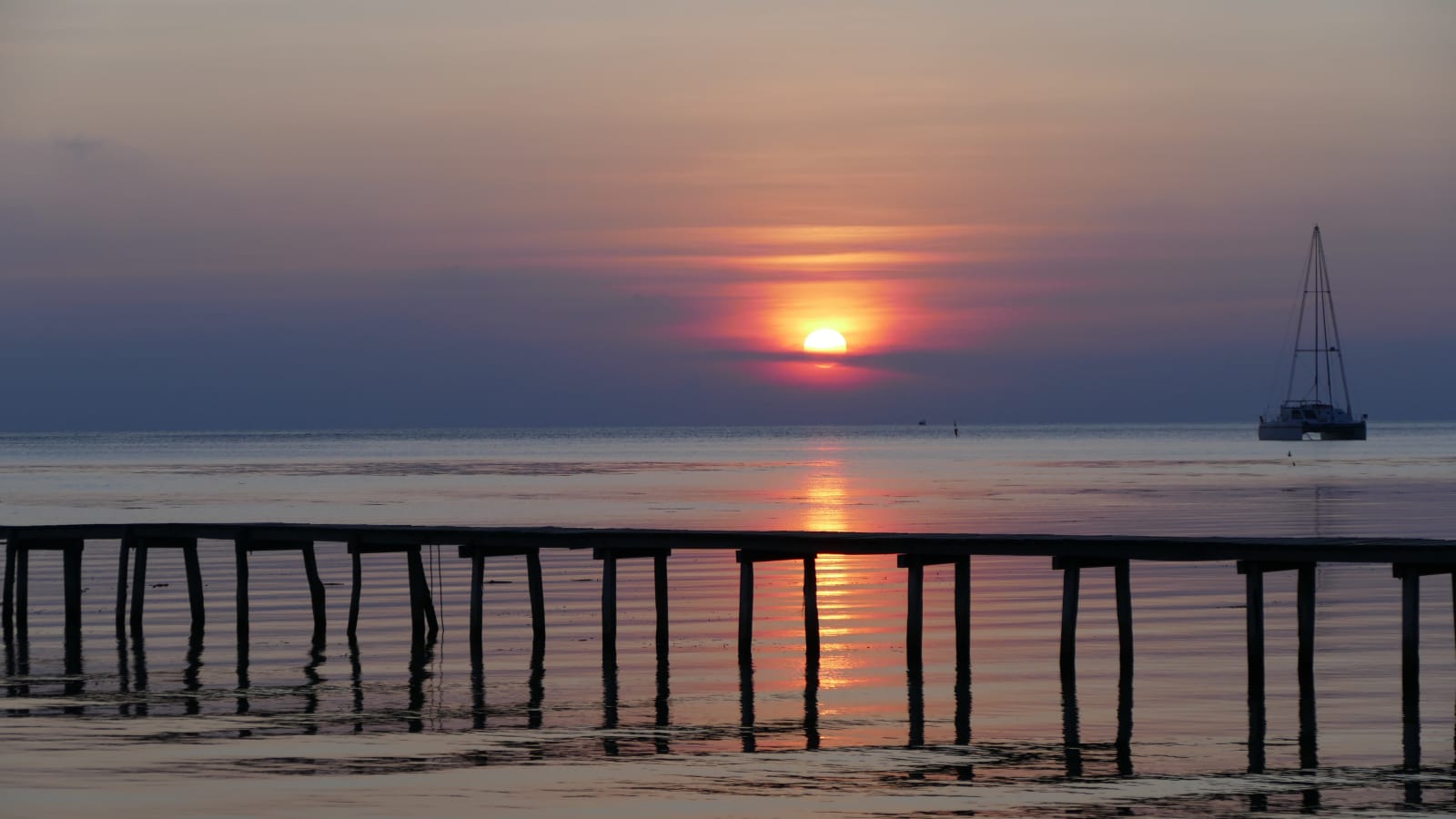 3-Day Karimunjawa Snorkelling Tour with Sharks and Sunrise Views