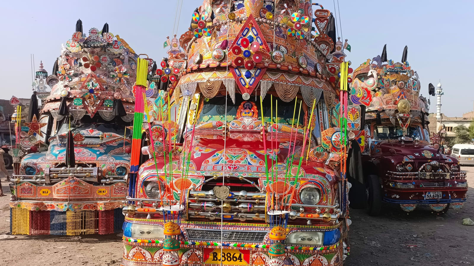 Full-Day Peshawar Highlights Tour from Islamabad with Local Bazaars