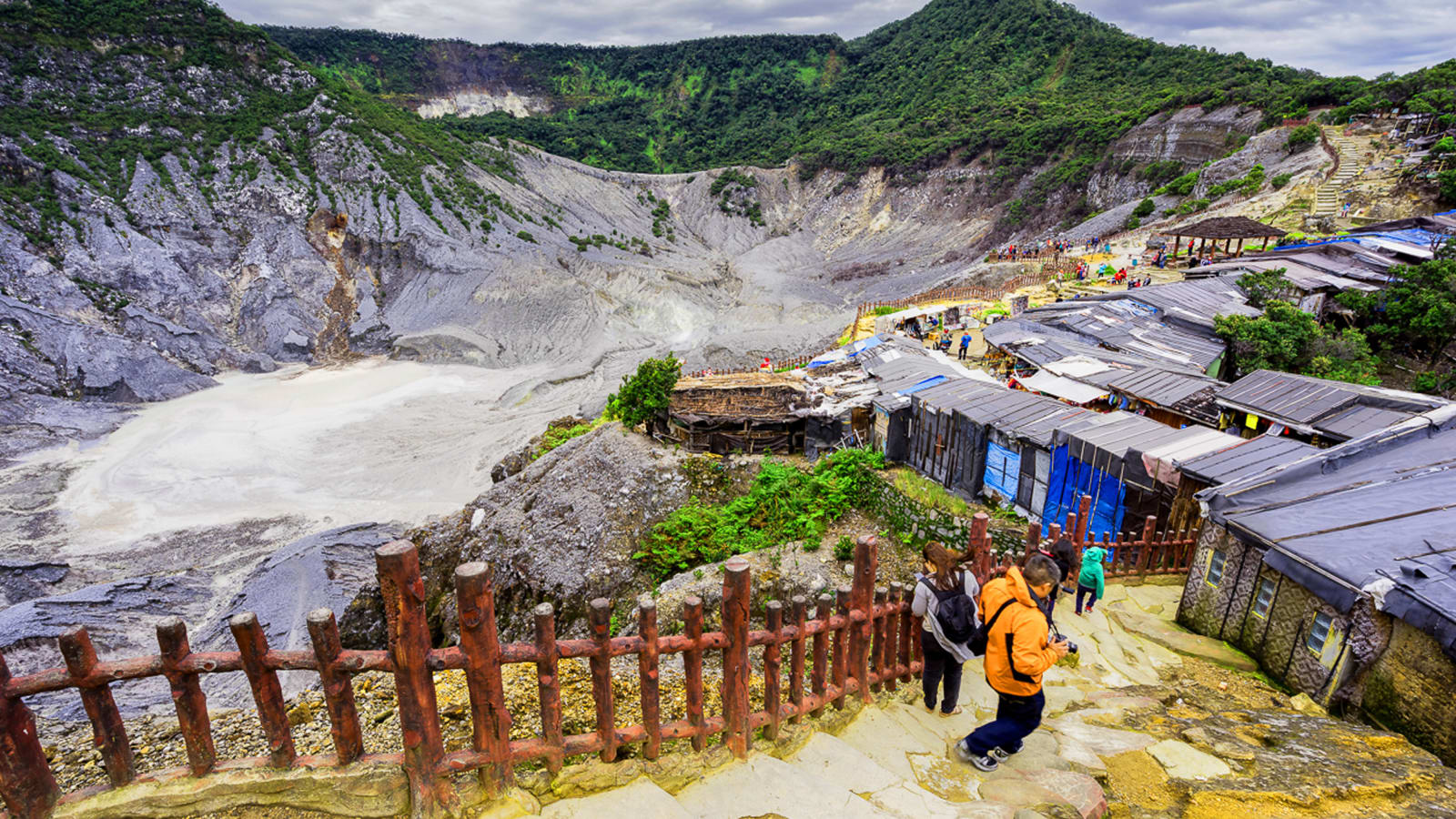 2-Day Bandung Tour from Jakarta with Volcano Hot Spring and Shopping