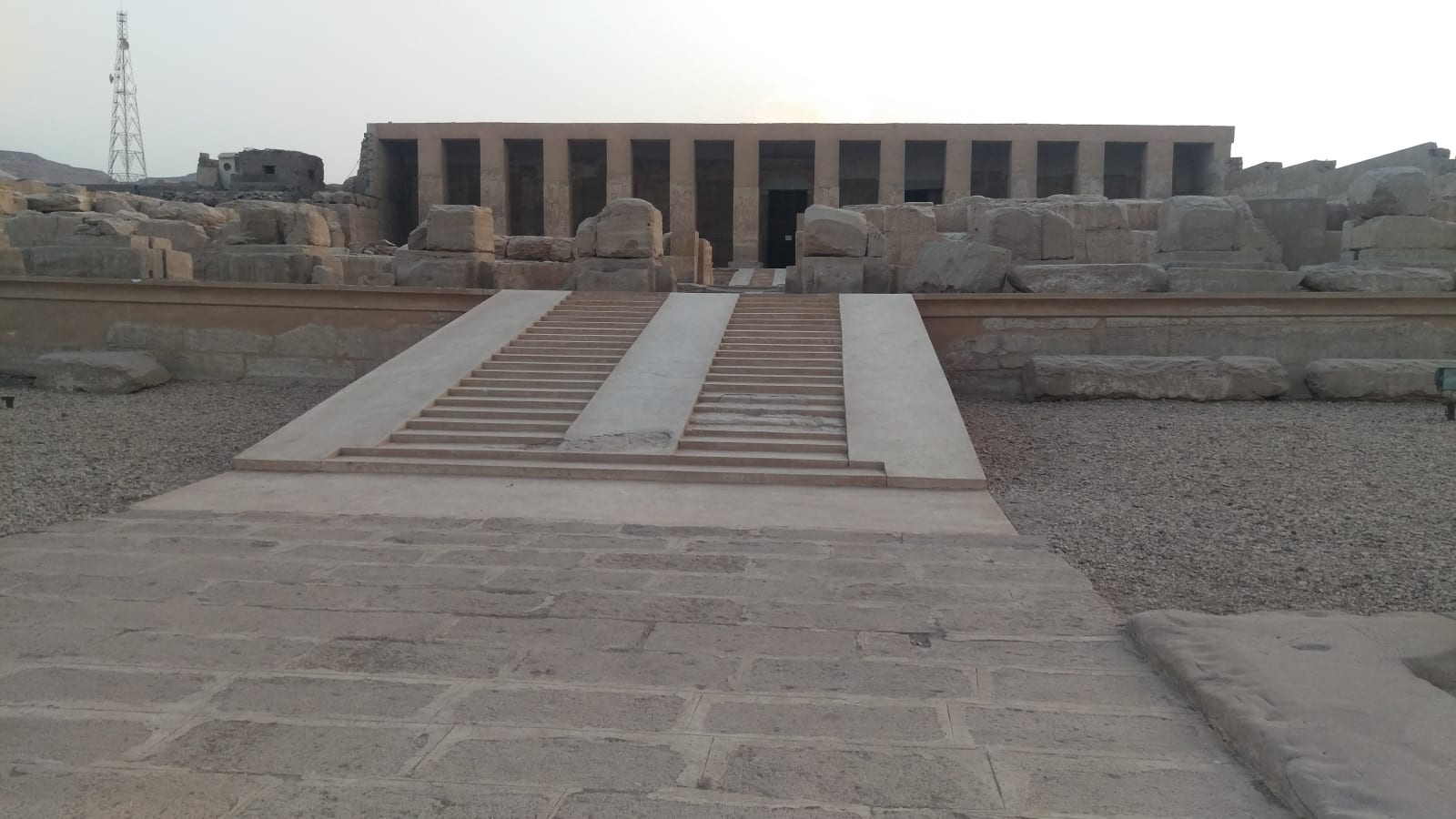 1-Day Dendera and Abydos Temple Tour from Luxor with Egyptologist