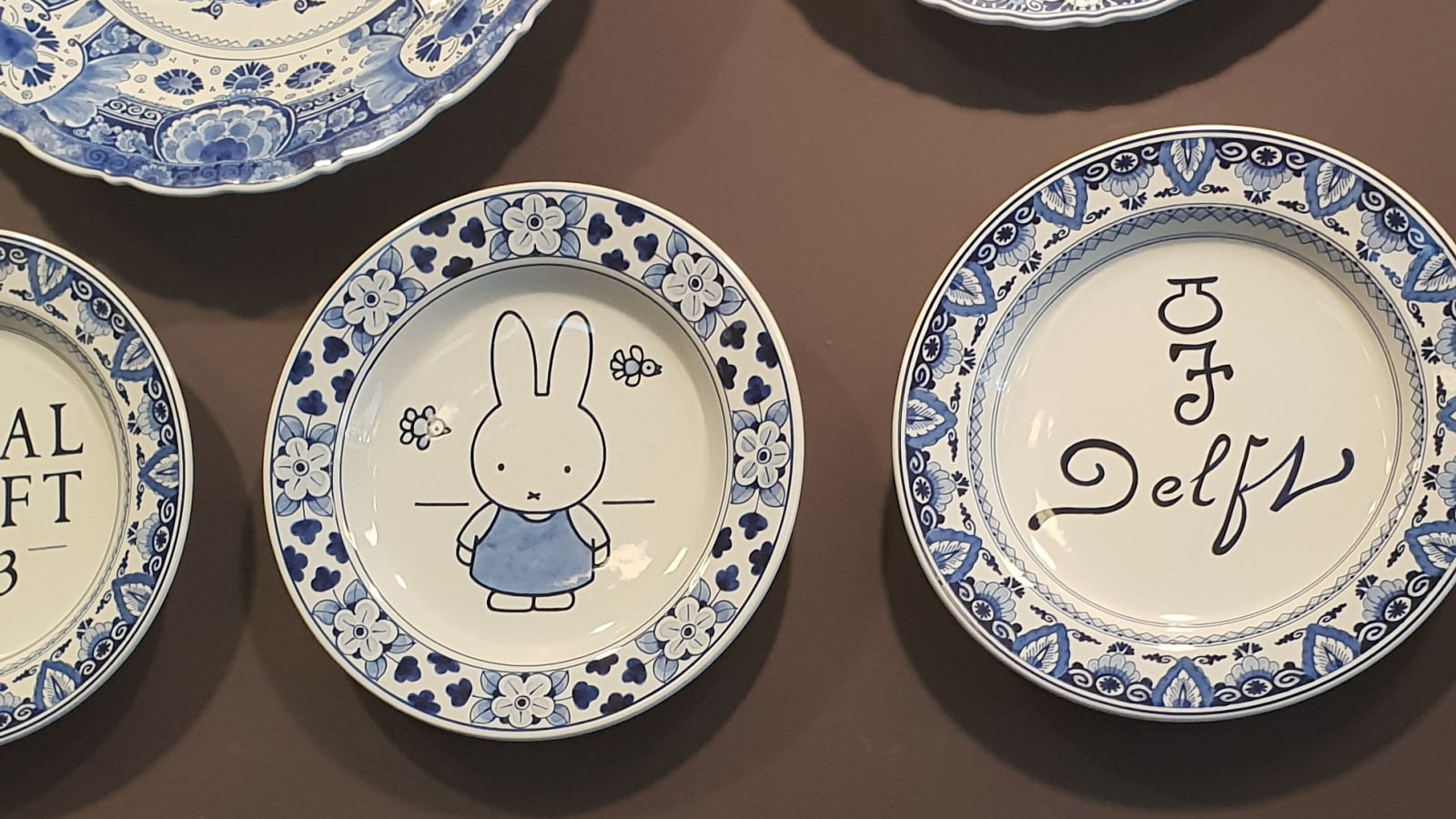 8-Hour Private Delft and The Hague Tour from Amsterdam by Car