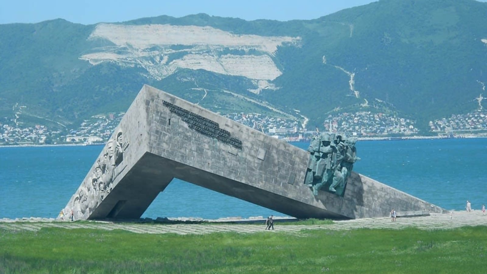 2-Hour Novorossiysk City Tour with Hero City Landmarks