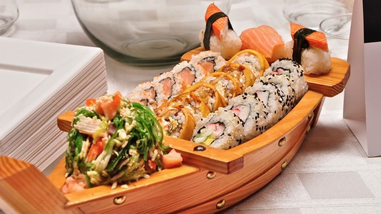 3-Hour Shippoku Dining Experience in Nagasaki with Geisha Performance