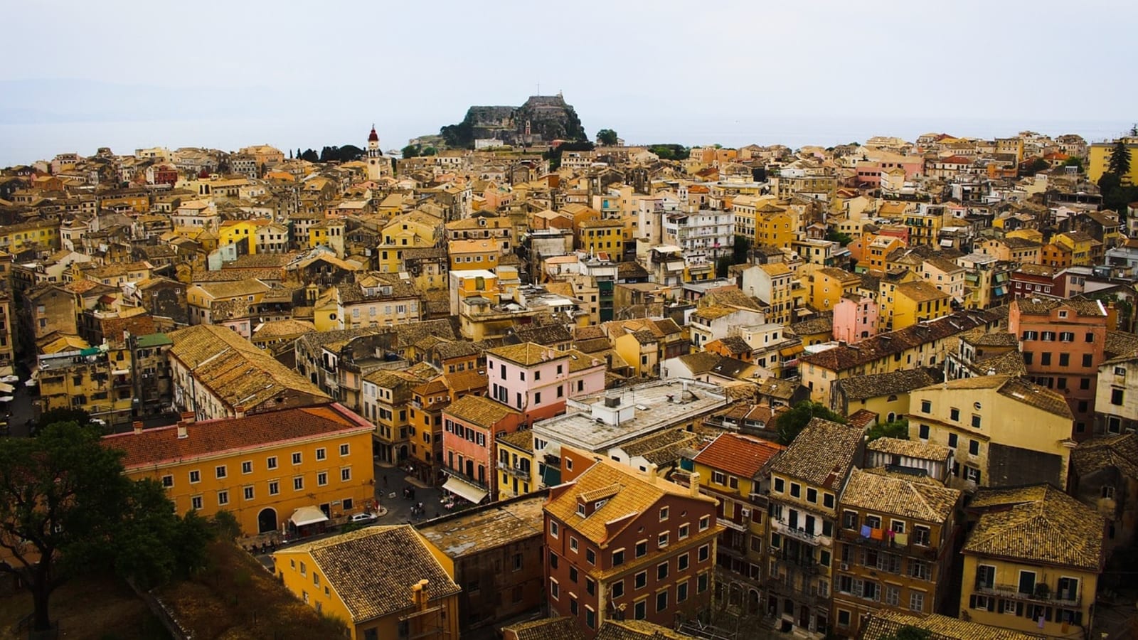 4-Hour Corfu Coast and Old Town Tour with Monastery and Tastings