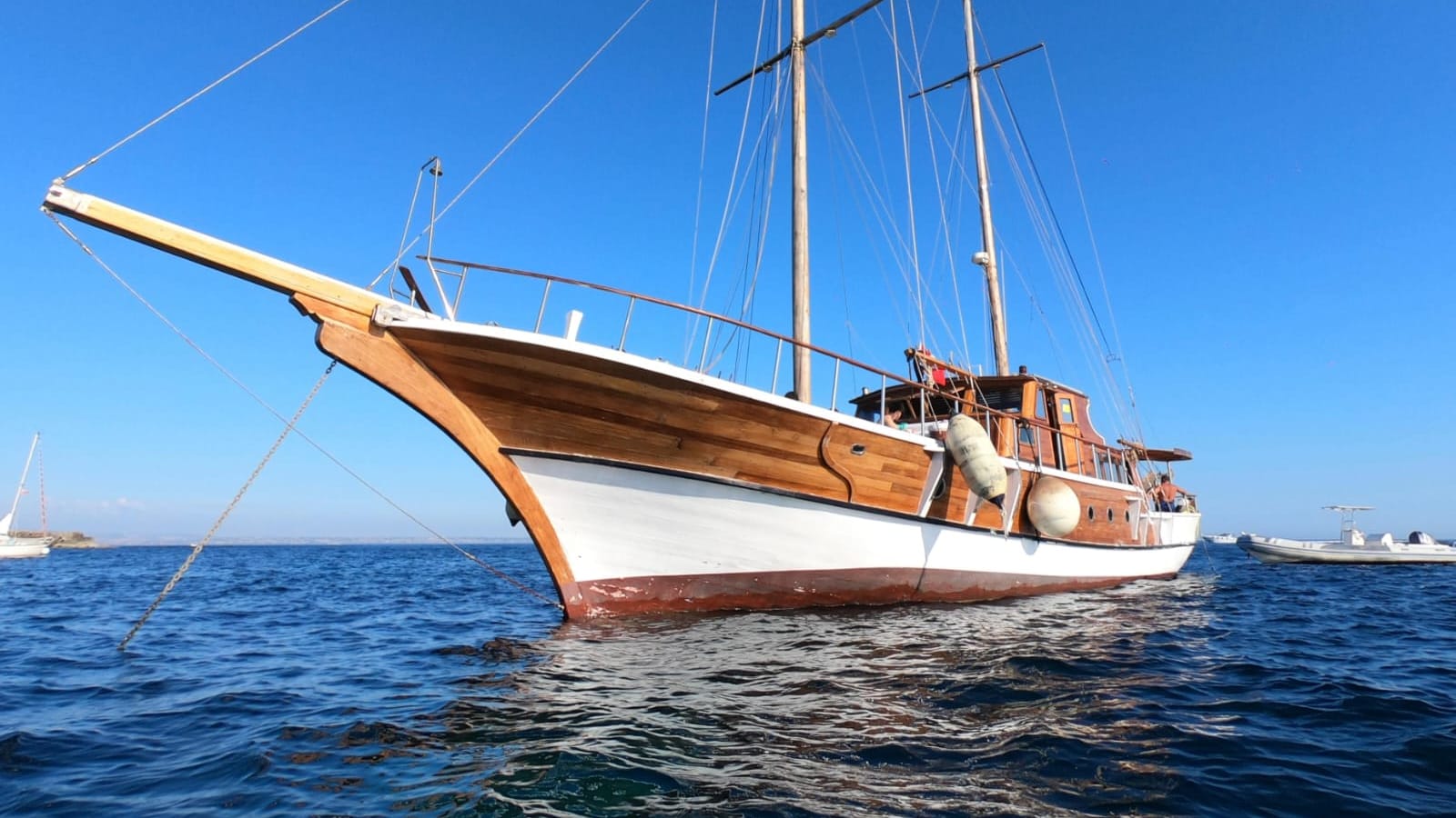 8-Hour Boat Tour of Favignana and Levanzo with Lunch on Board