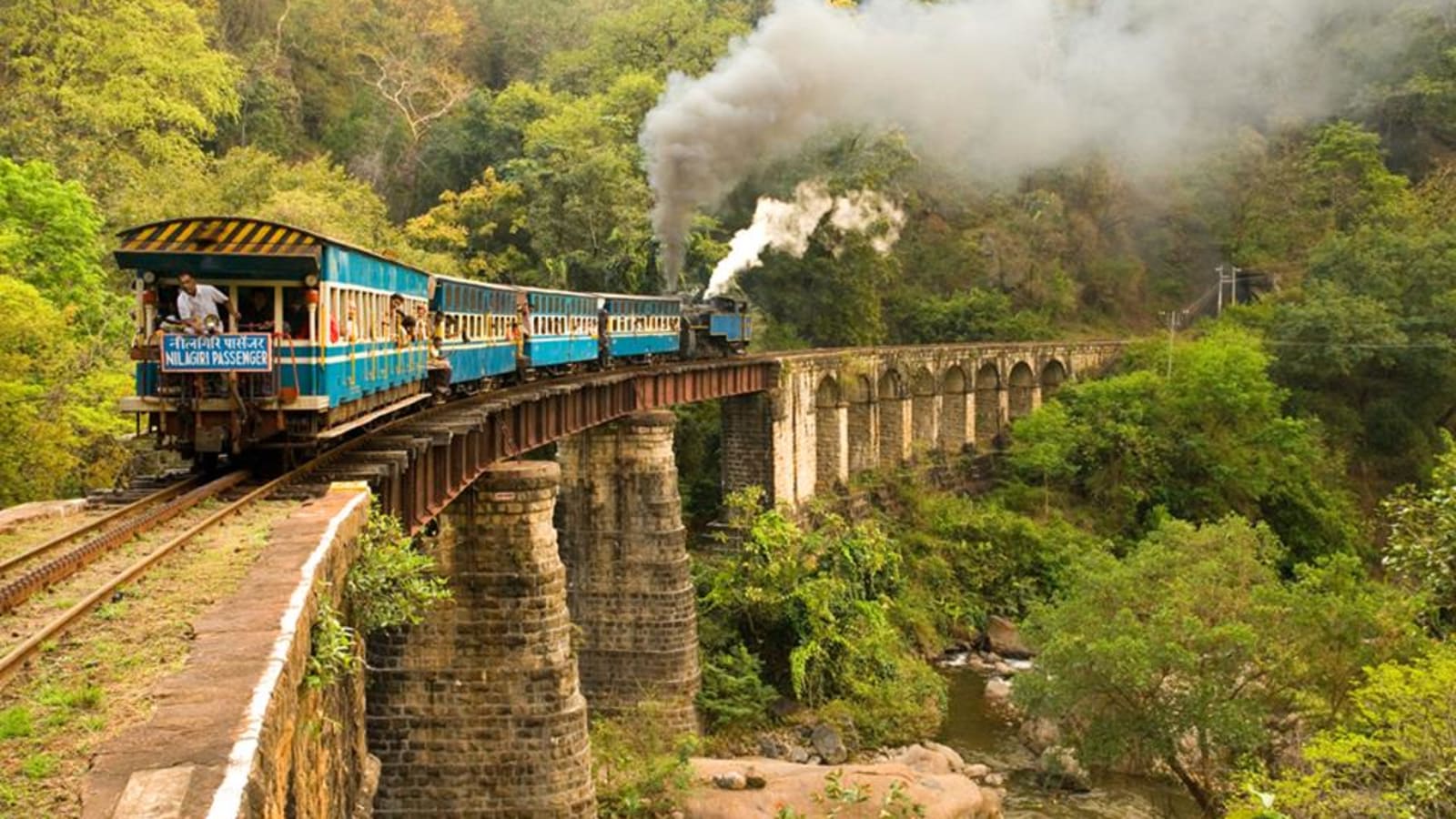 3-Day Ooty Sightseeing Tour with Coonoor Viewpoints