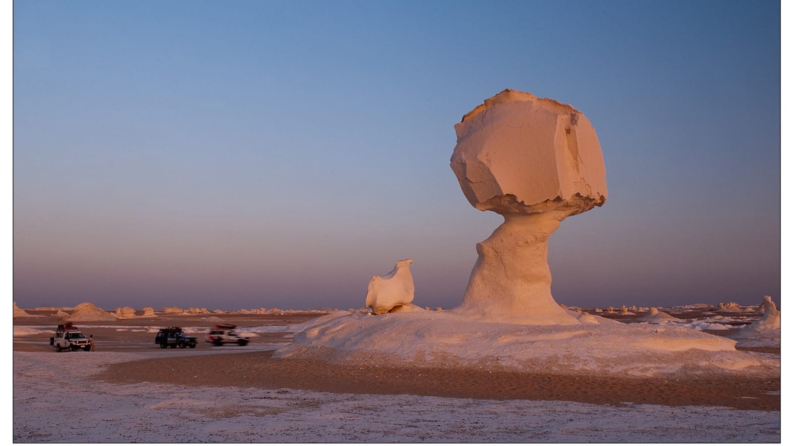 1-Day White Desert Safari from Cairo with Bahariya Oasis
