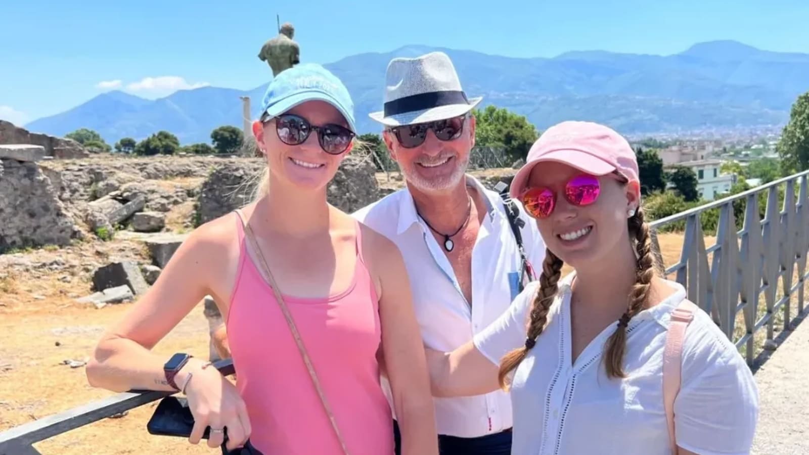2-Hour Pompeii Walking Tour with Archaeological Guide and Forum Views