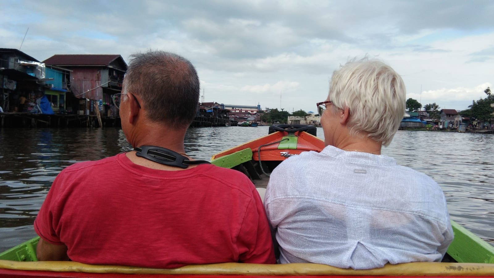 6-Hour Banjarmasin Culture and Nature Tour with Floating Market