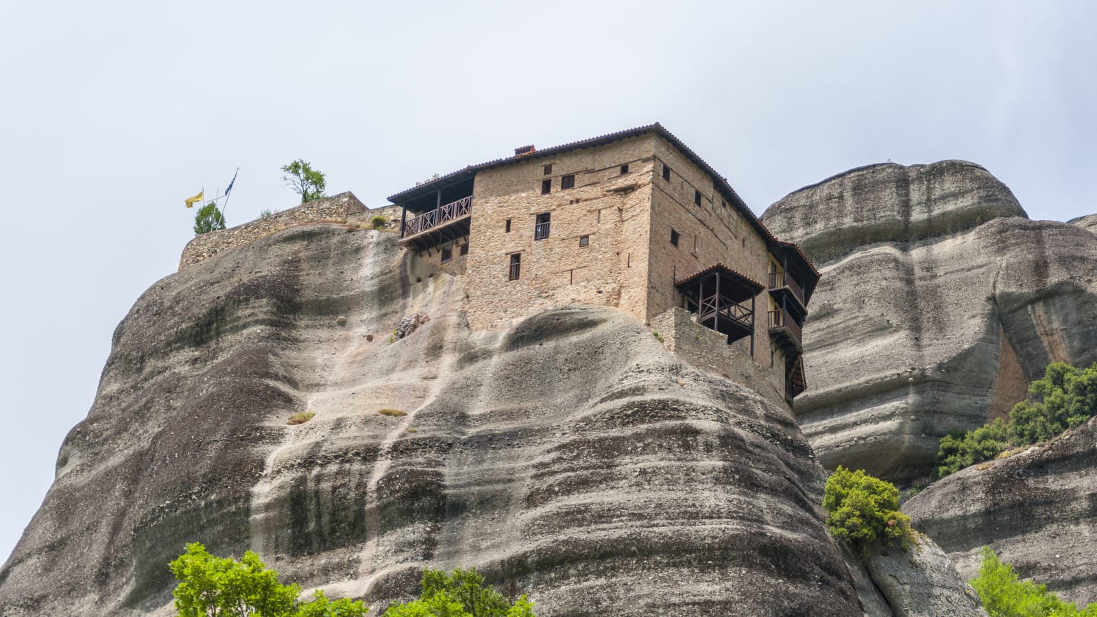 2-Day Delphi Meteora and Thermopylae Tour from Athens