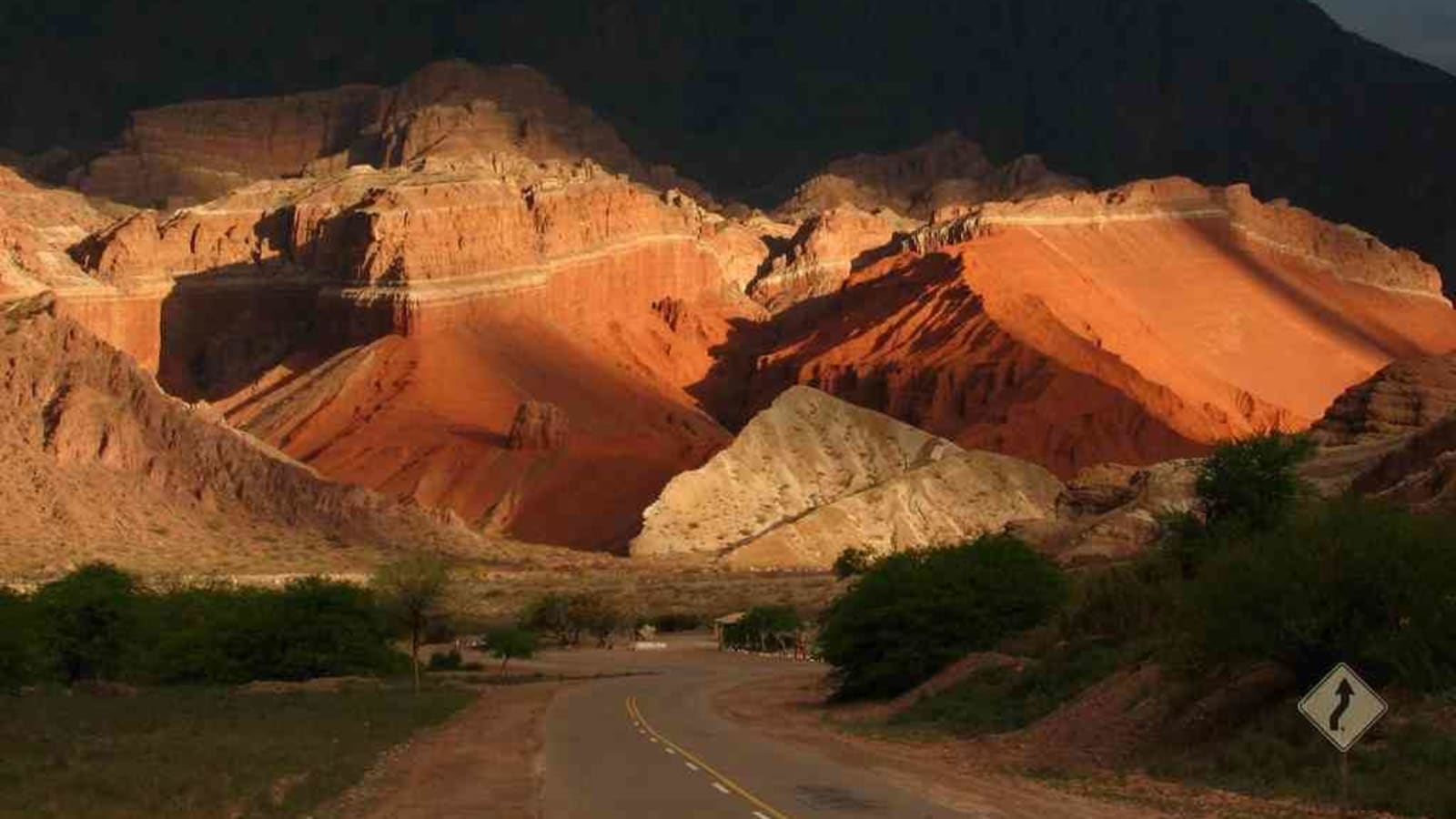 11-Hour Cafayate Wine Tour from Salta with Quebrada de las Conchas