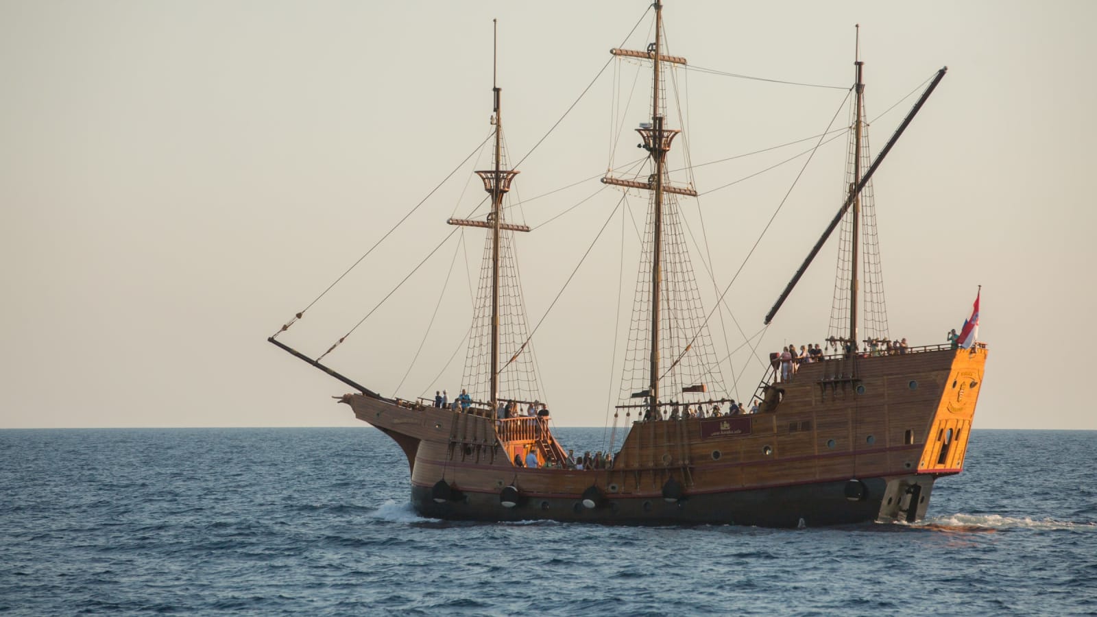 2-Hour Game of Thrones Cruise and Dubrovnik Old Town Tour