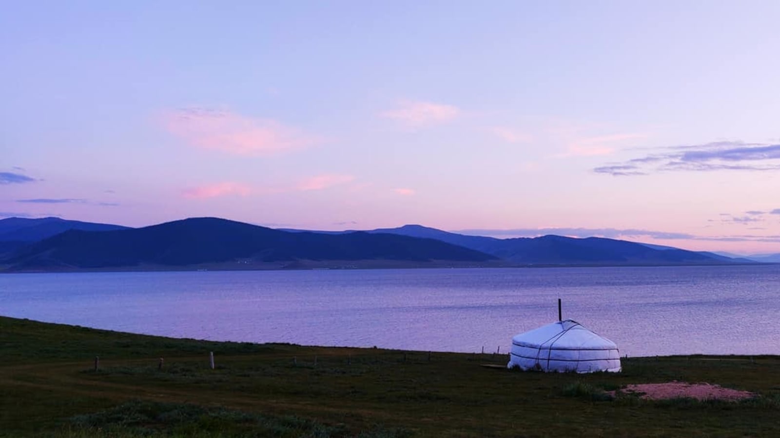 14-Day Mongolia Adventure Tour with Lake Khuvsgul and the Gobi