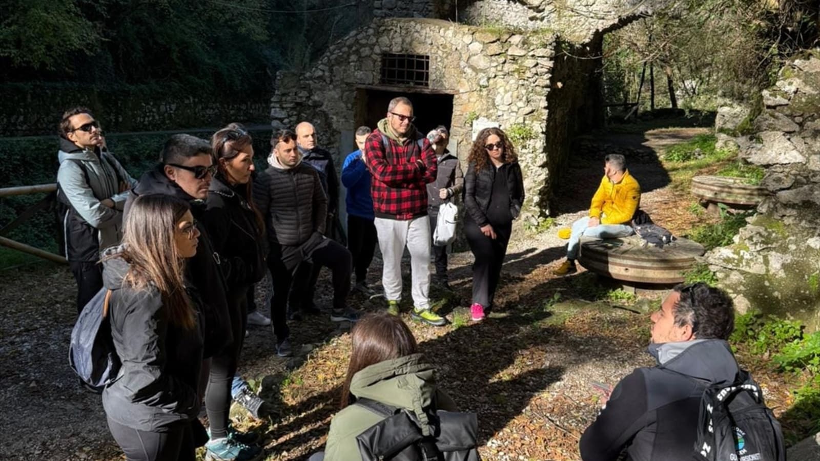6-Hour Guided Hike in Gragnano’s Valle dei Mulini with Local Lunch