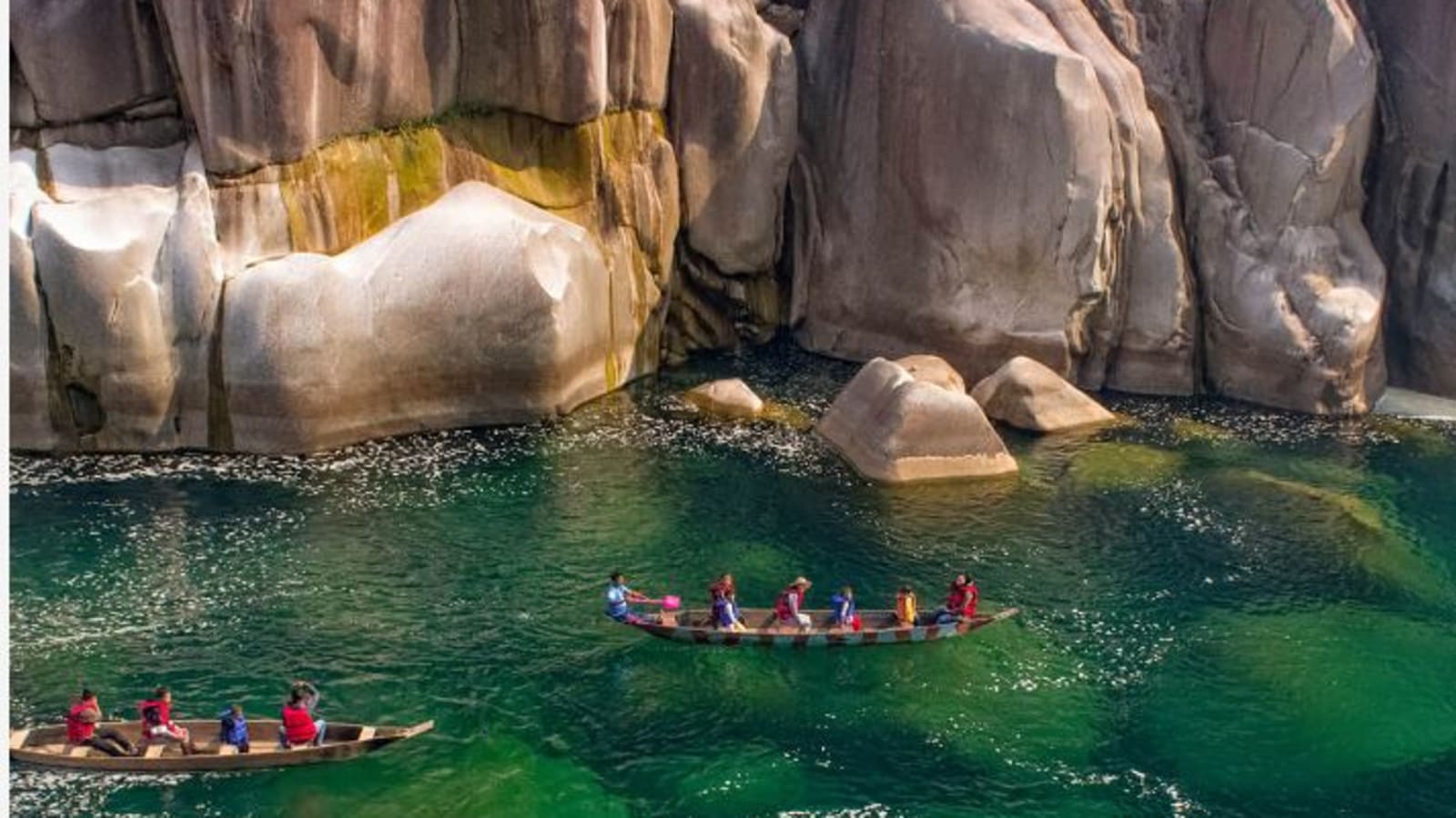 9-Day Assam and Meghalaya Tour with Kaziranga Safari and Dawki