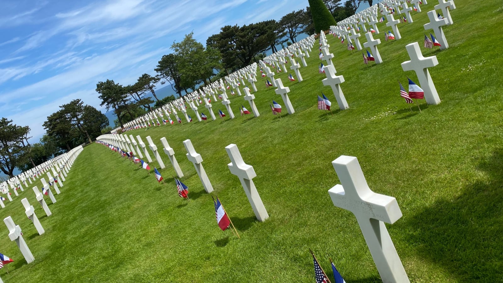 8-Hour Normandy D-Day Beaches Tour from Bayeux with Omaha and Pointe du Hoc