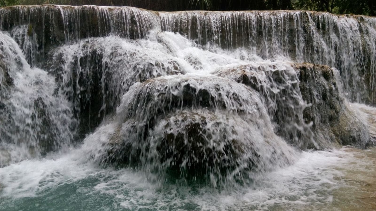 4-Hour Luang Prabang and Kuang Si Falls Tour with Bear Sanctuary