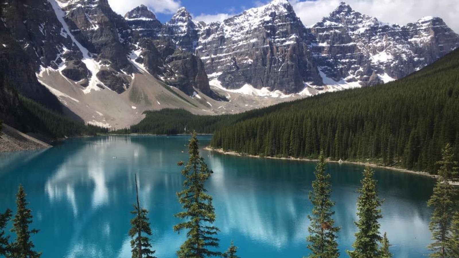 6-Hour Lake Louise and Moraine Lake Tour from Banff with Banff Town