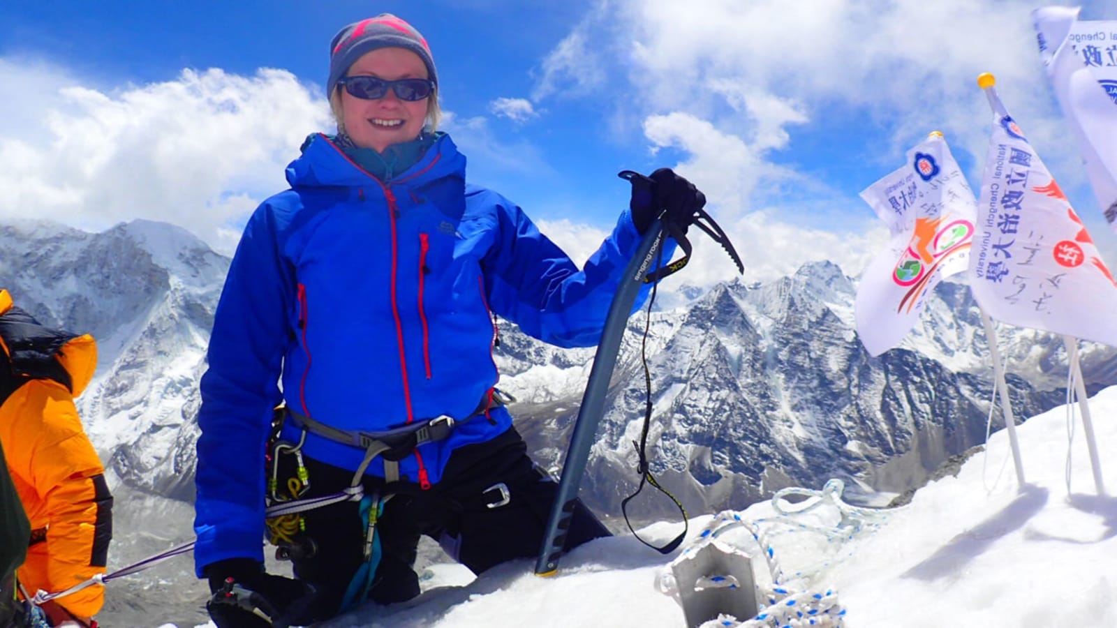 17-Day Island Peak Expedition in Nepal via the Everest Approach