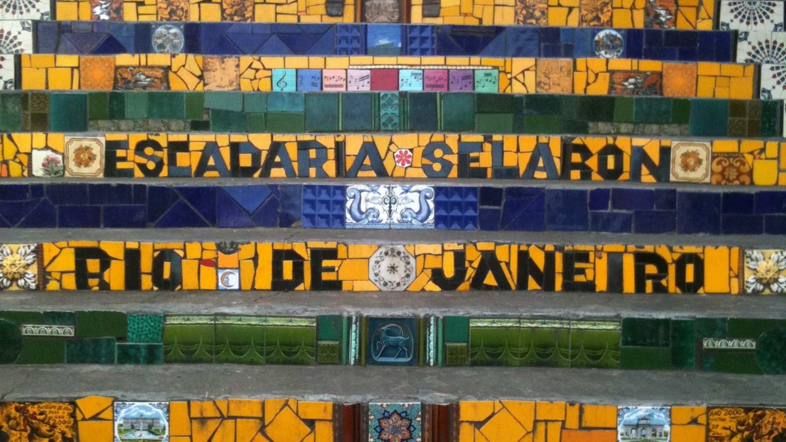 4-Hour Walking Tour of Santa Teresa and Lapa with Selarón Steps