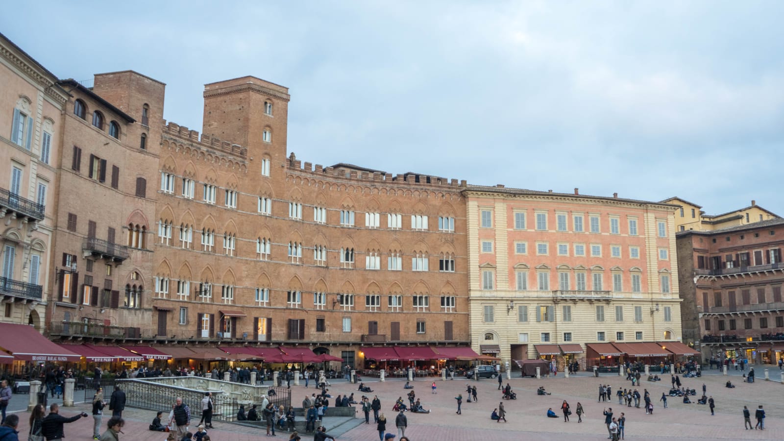 1-Day Tuscany Architecture Tour with Chianti Lunch and Wine Tasting