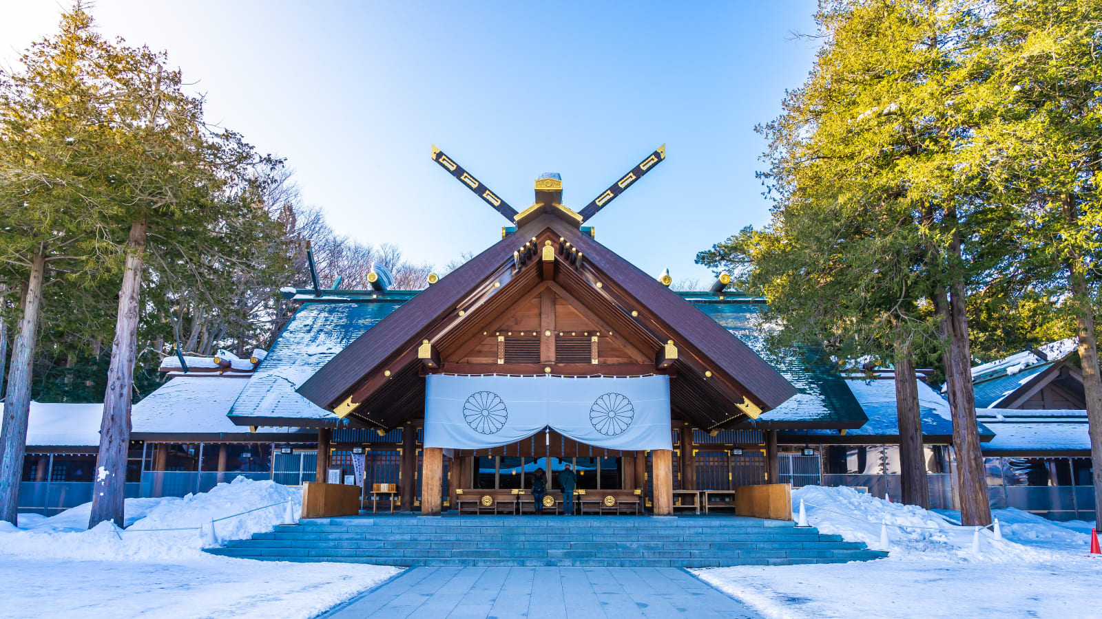 2-Hour Hokkaidō Shrine Tour in Sapporo with Shintoism Insights