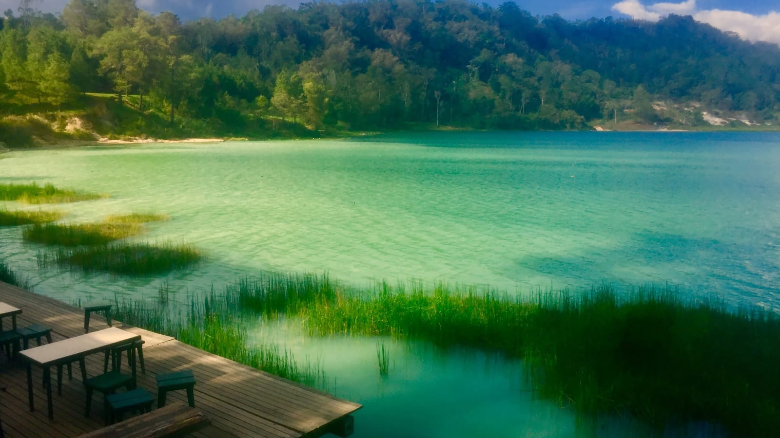 1-Day Minahasa Highland Tour from Manado with Mahawu and Linow Lake