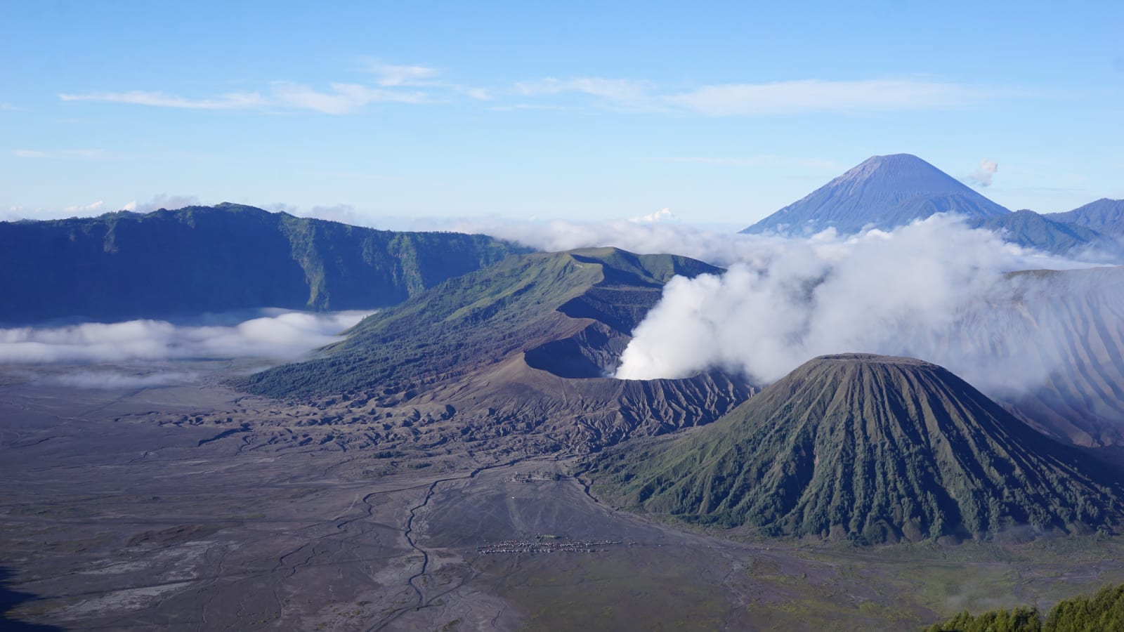 3-Day Mt Bromo and Kawah Ijen Volcano Tour with Sunrise Trek