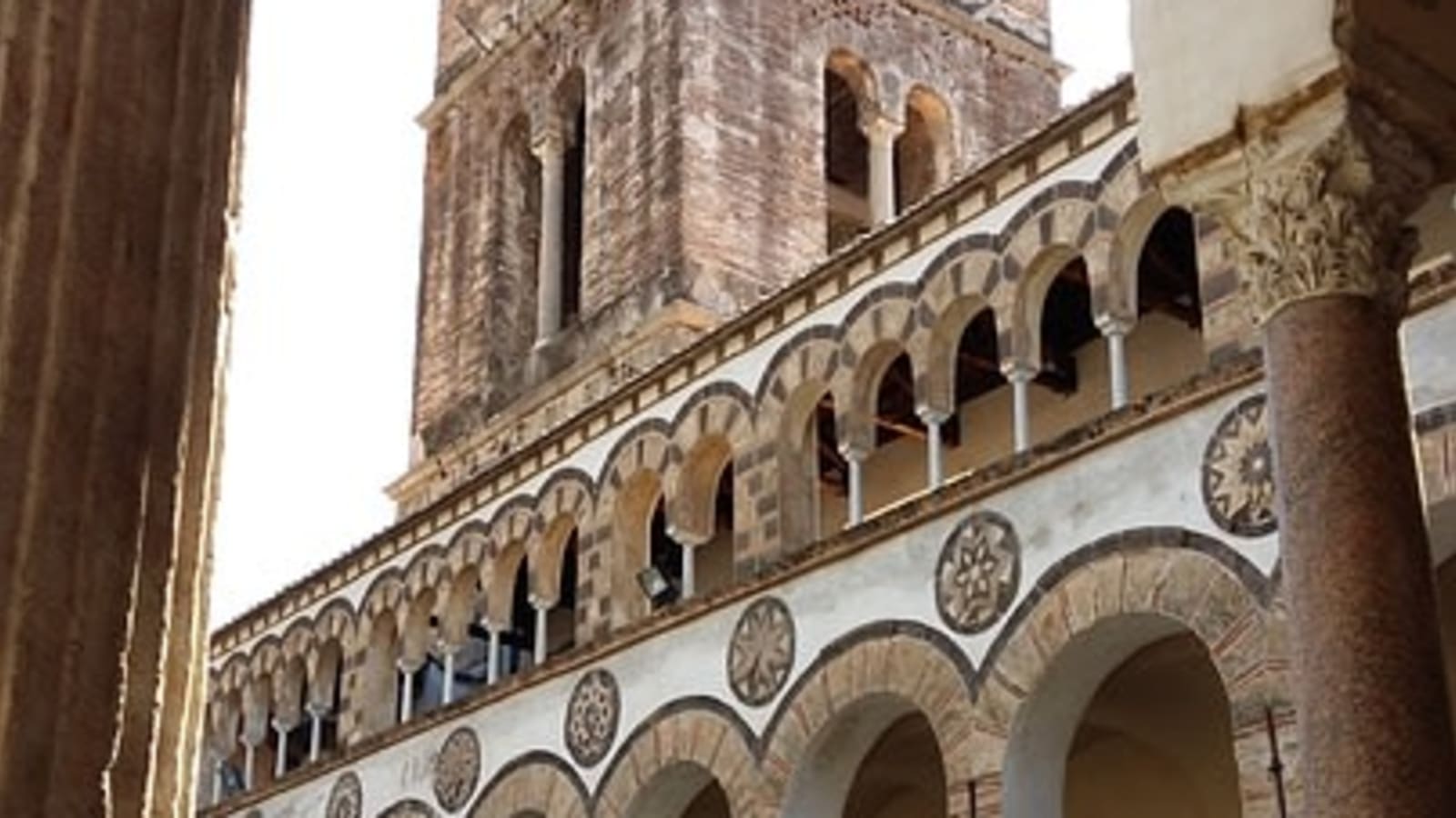 2-Hour Salerno Walking Tour with Duomo and San Pietro a Corte