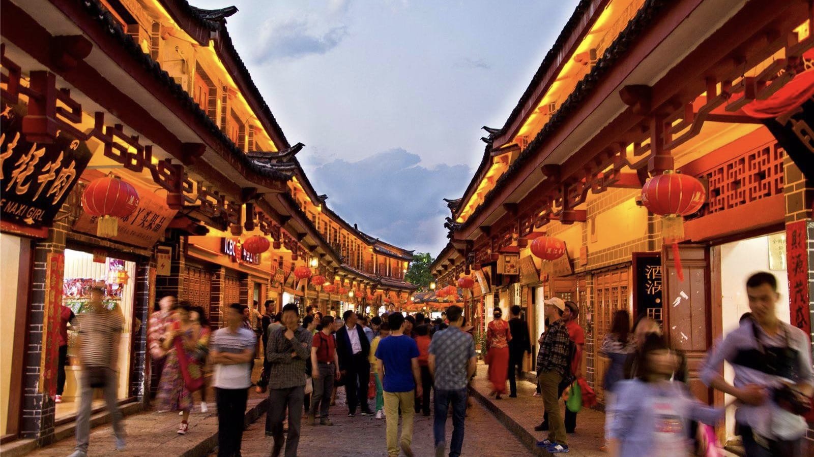 4-Hour Private Lijiang Old Town Walk with Black Dragon Pool
