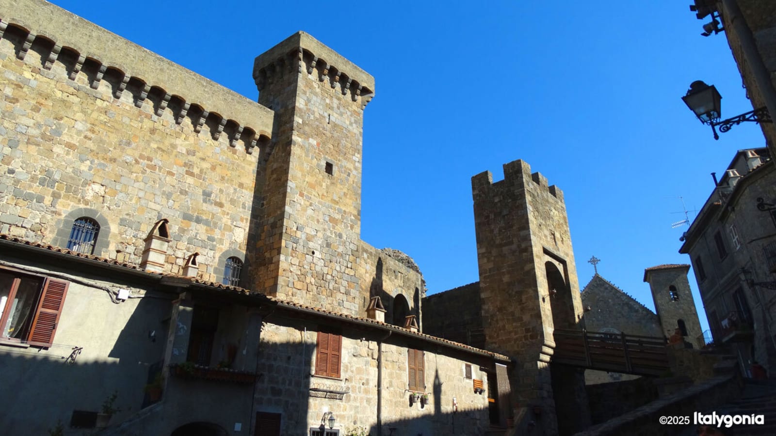 2-Hour Walking Tour of Bolsena with Santa Cristina and Lake Views