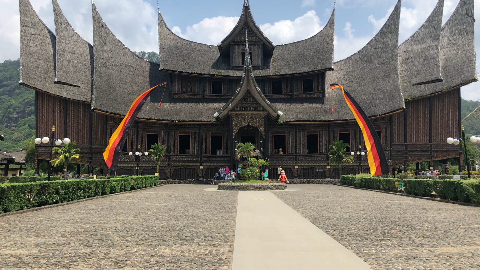 Full-Day in Padang: Unveiling Hidden Gems and Culinary Delights