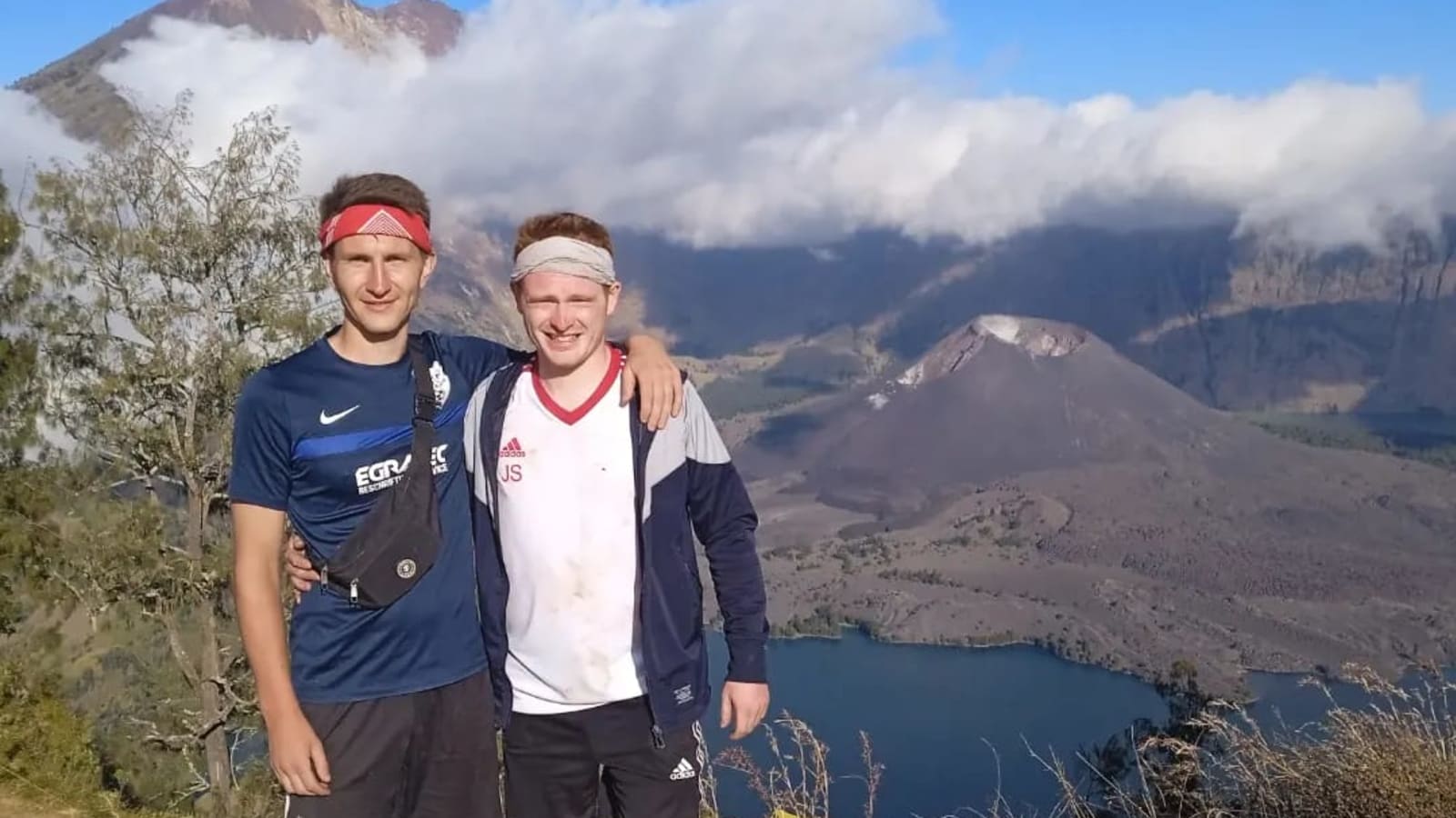 3-Day Mount Rinjani Trek via Senaru with Crater Rim Camping