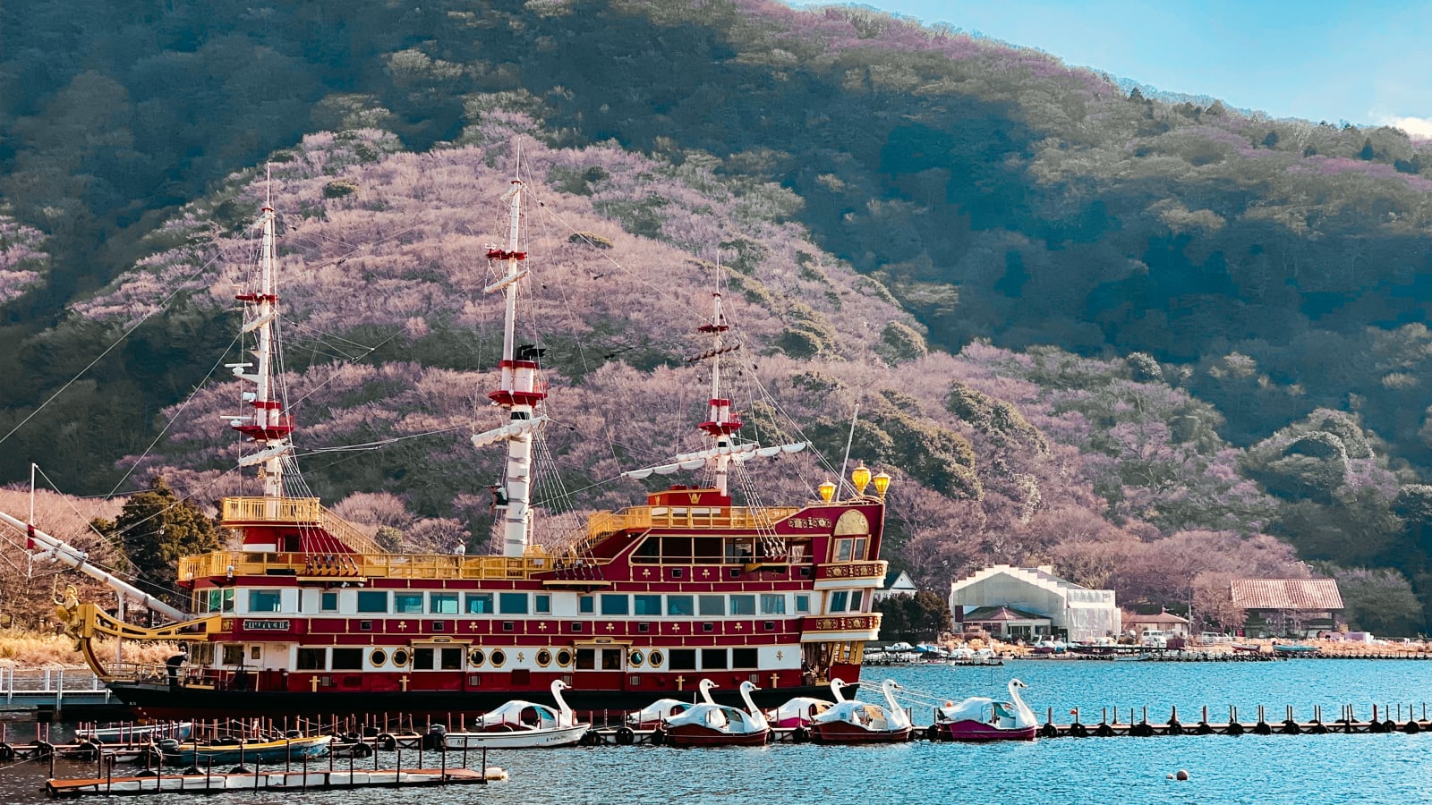 8-Hour Hakone Nature and Culture Tour with Ropeway and Lake Ashi