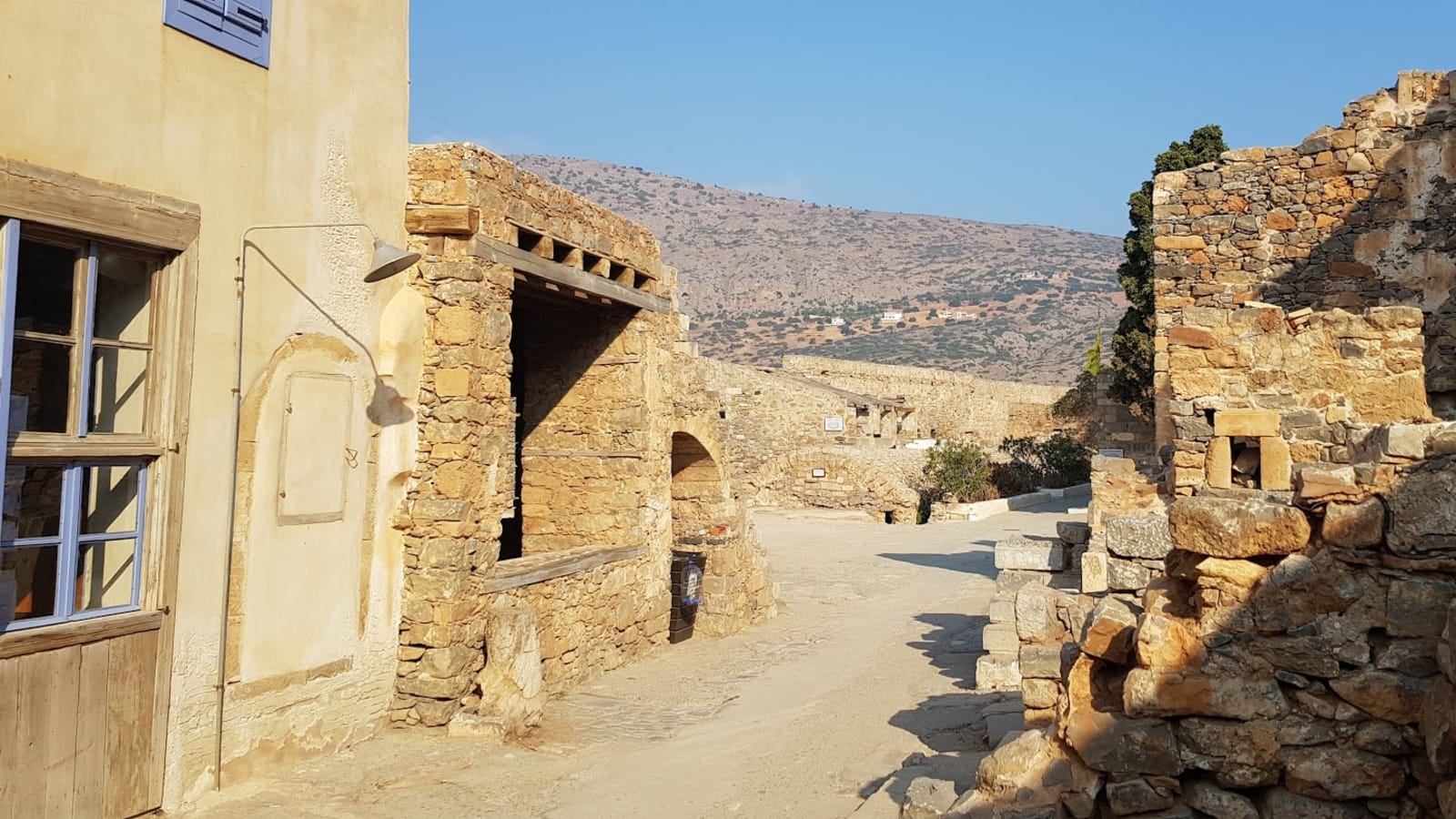 7-Hour Elounda and Spinaloga Tour with Plaka Lunch Stop