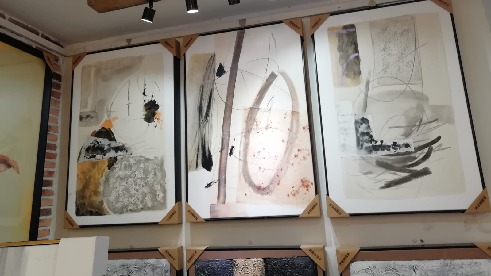 1-Day Dafen Oil Painting Village Tour in Shenzhen with Interpreter