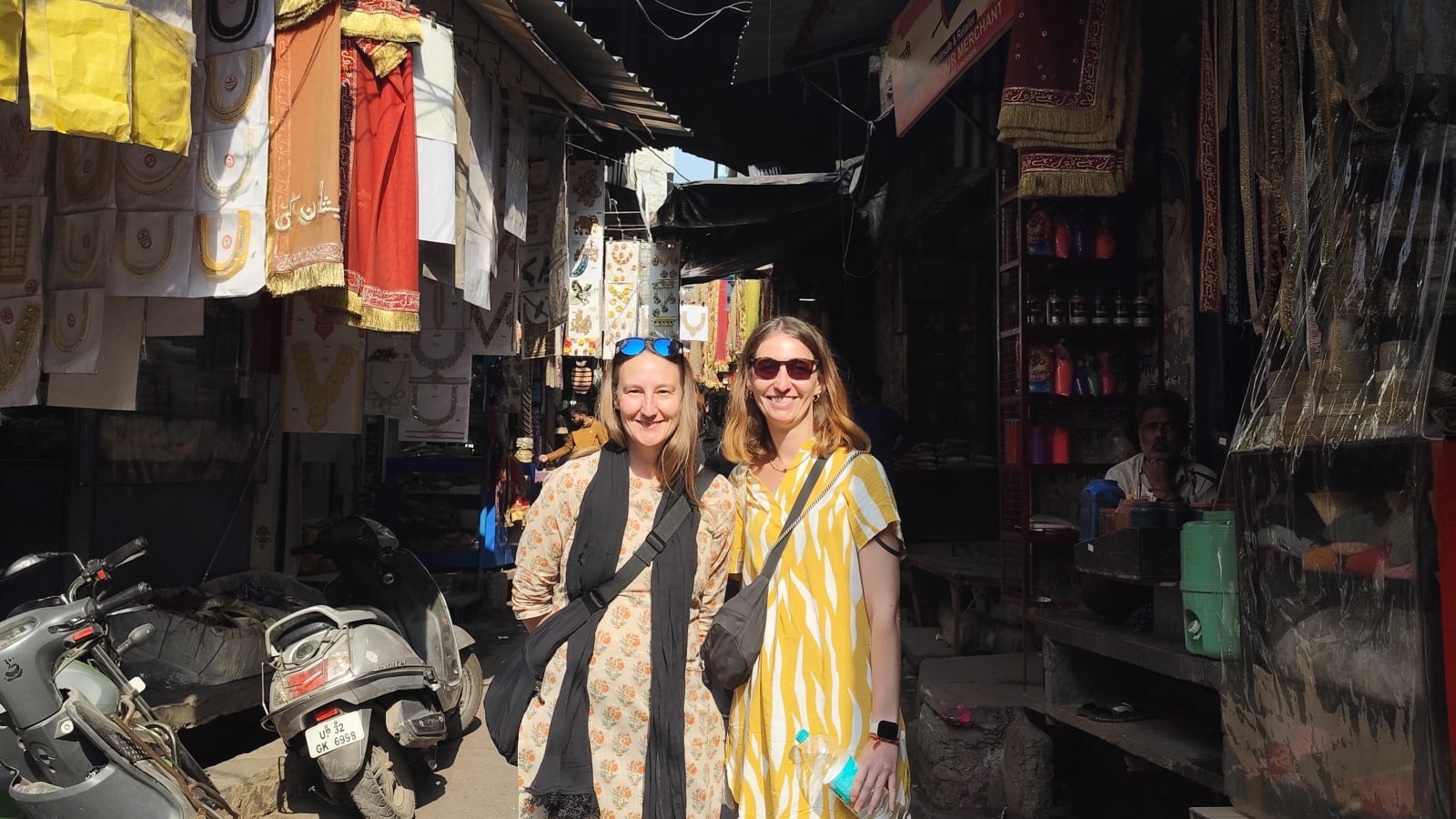 6-Hour Lucknow Cultural Tour with Imambaras and Residency